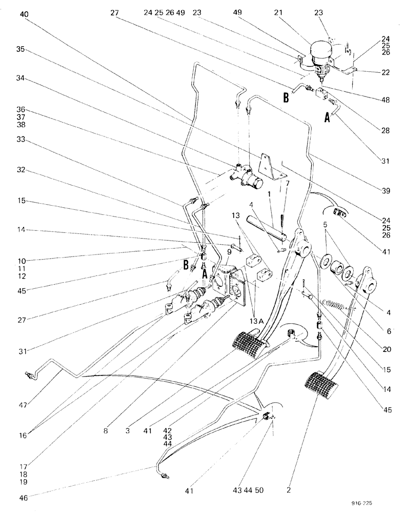 Схема запчастей Case 580F - (123A) - BRAKE SYSTEM DRY CLUTCH MODELS, STARTING WITH NO 3.702.078 (33) - BRAKES & CONTROLS
