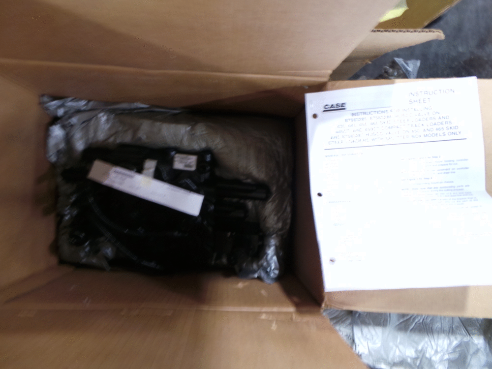 Схема запчастей Case 465 - (08-06[3]) - KIT CONTROL VALVE W/EH (08) - HYDRAULICS