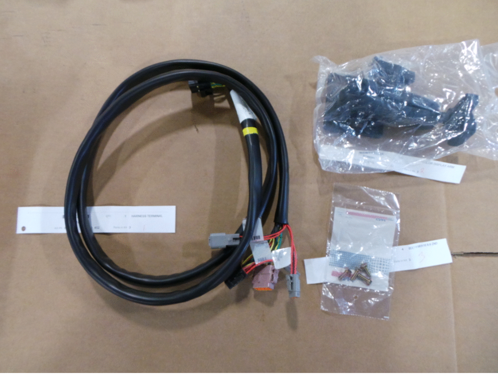 Схема запчастей Case IH MAGNUM 335 - (88.091.04) - KIT CODI DISPLAY MOUNTING KIT (88) - ACCESSORIES